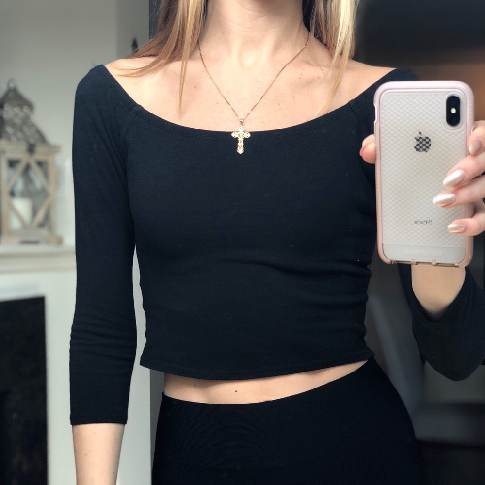 Black Off-the-Shoulder 3/4 Sleeve Crop Top